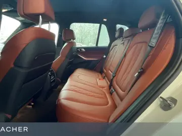 BMW X5 xDrive30d A M-Sport SkyLou AHK DAProf Leder