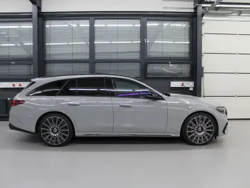 MERCEDES-BENZ d 4Matic AMG Premium Superscreen Pano 21  Voll