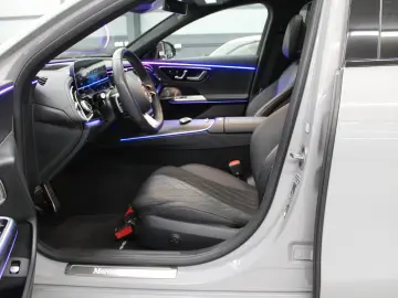 MERCEDES-BENZ d 4Matic AMG Premium Superscreen Pano 21  Voll