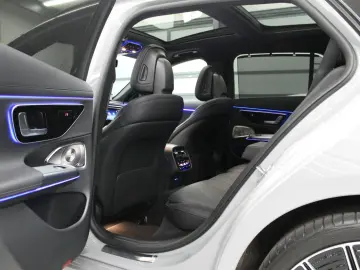 MERCEDES-BENZ d 4Matic AMG Premium Superscreen Pano 21  Voll