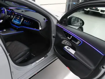 MERCEDES-BENZ d 4Matic AMG Premium Superscreen Pano 21  Voll
