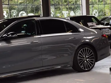 MERCEDES-BENZ S 580 e 4Matic L AMG Panorama Voll Aust