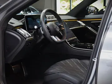 MERCEDES-BENZ S 580 e 4Matic L AMG Panorama Voll Aust