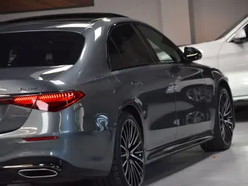 MERCEDES-BENZ S 580 e 4Matic L AMG Panorama Voll Aust