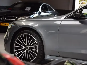 MERCEDES-BENZ S 580 e 4Matic L AMG Panorama Voll Aust