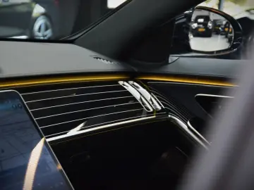 MERCEDES-BENZ S 580 e 4Matic L AMG Panorama Voll Aust