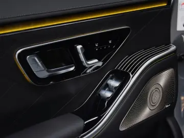 MERCEDES-BENZ S 580 e 4Matic L AMG Panorama Voll Aust