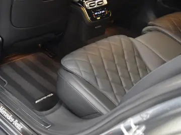 MERCEDES-BENZ S 580 e 4Matic L AMG Panorama Voll Aust