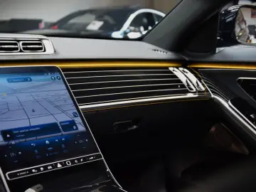 MERCEDES-BENZ S 580 e 4Matic L AMG Panorama Voll Aust