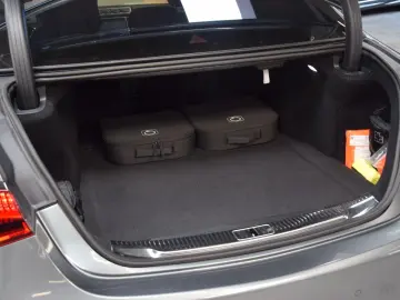 MERCEDES-BENZ S 580 e 4Matic L AMG Panorama Voll Aust