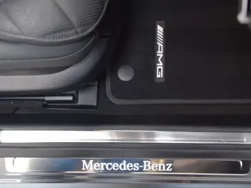 MERCEDES-BENZ S 580 e 4Matic L AMG Panorama Voll Aust
