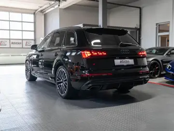 AUDI Q7 50 TDI quattro S-line AHK STHZ PANO UPE 128T€
