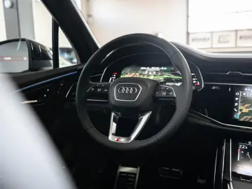 AUDI Q7 50 TDI quattro S-line AHK STHZ PANO UPE 128T€