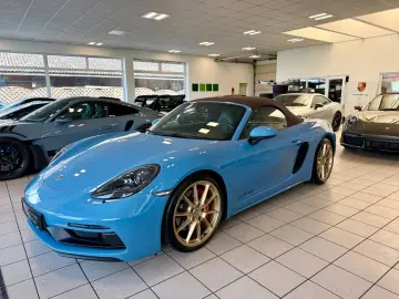 PORSCHE 718 Boxster GTS 4.0 PDK PTS-Farbe   BOSE  Kamera