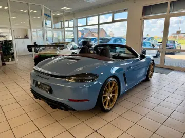 PORSCHE 718 Boxster GTS 4.0 PDK PTS-Farbe   BOSE  Kamera