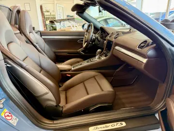 PORSCHE 718 Boxster GTS 4.0 PDK PTS-Farbe   BOSE  Kamera