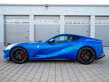 FERRARI 812 Superfast   Atelier   Full Carbon   Racing