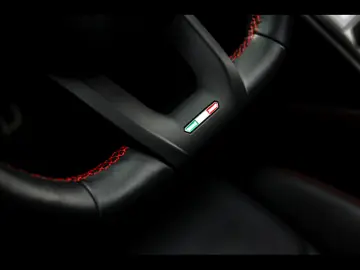 LAMBORGHINI Urus 4.0 V8 S 666 CH ROSSO EFESTO CARBON B&O 3D