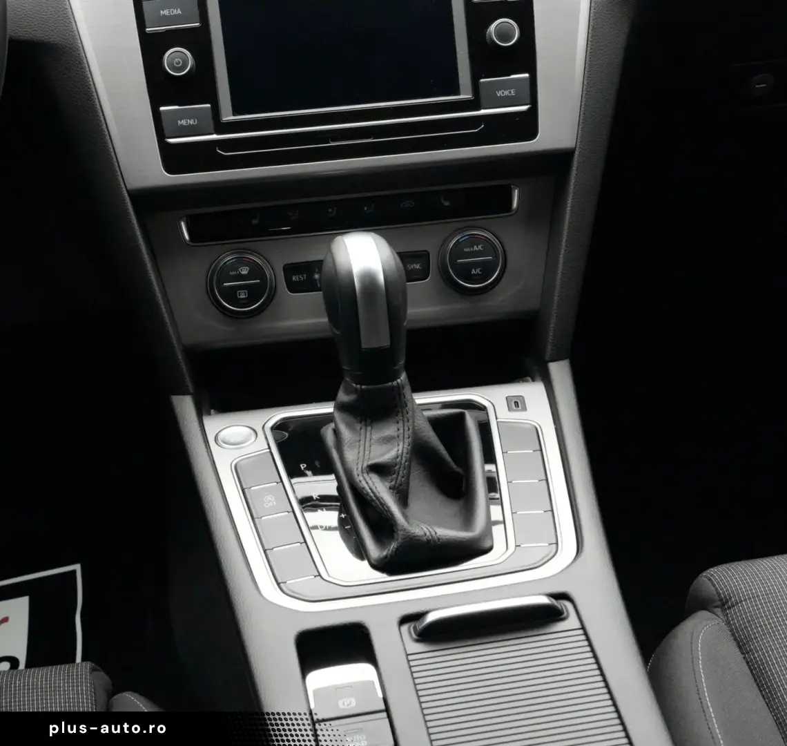 VOLKSWAGEN Passat 2021 — imagine 19
