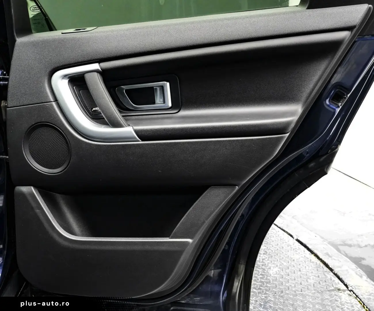 Land-Rover Discovery-Sport