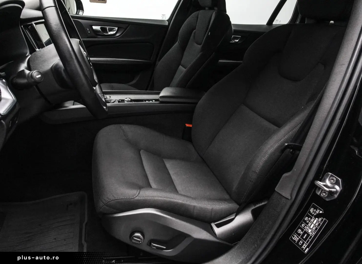 VOLVO V60 2021 — imagine 13