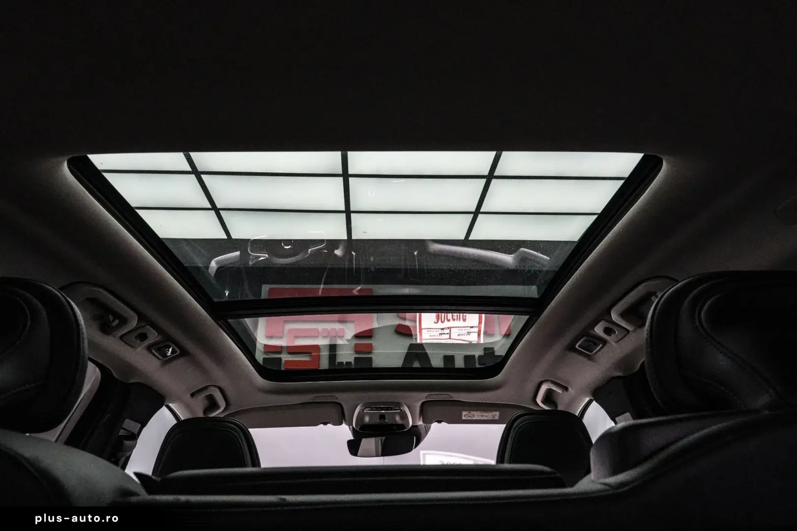 VOLVO XC60 2019 — imagine 8