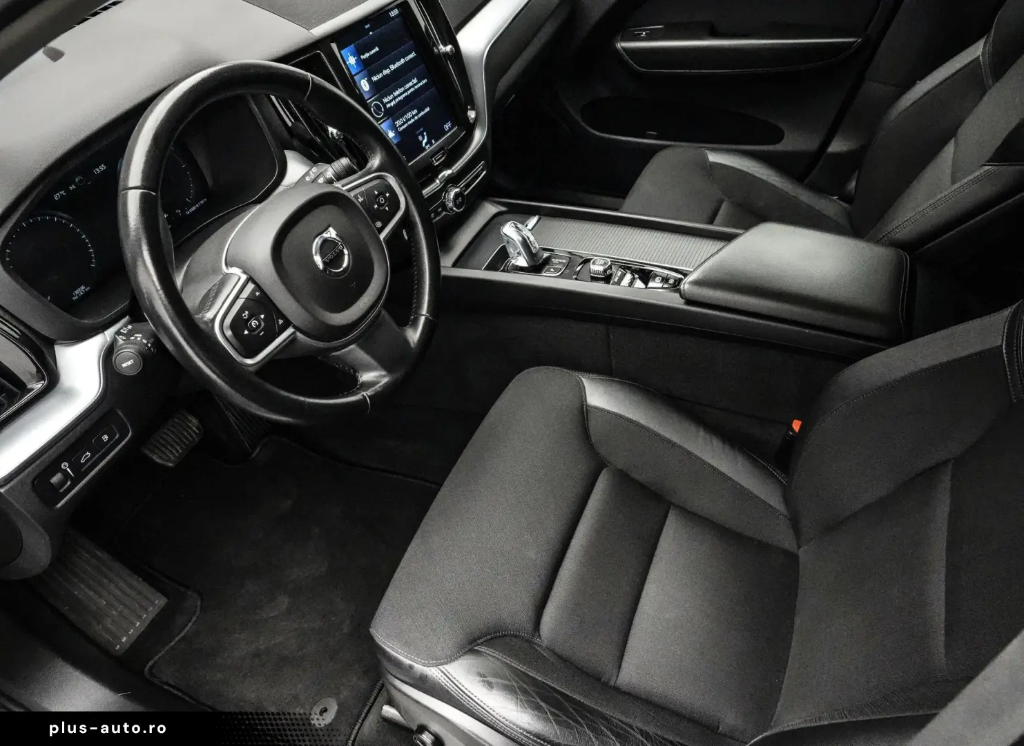 VOLVO XC60 2019 — imagine 12