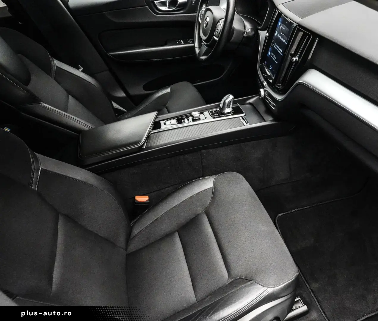 VOLVO XC60 2019 — imagine 13