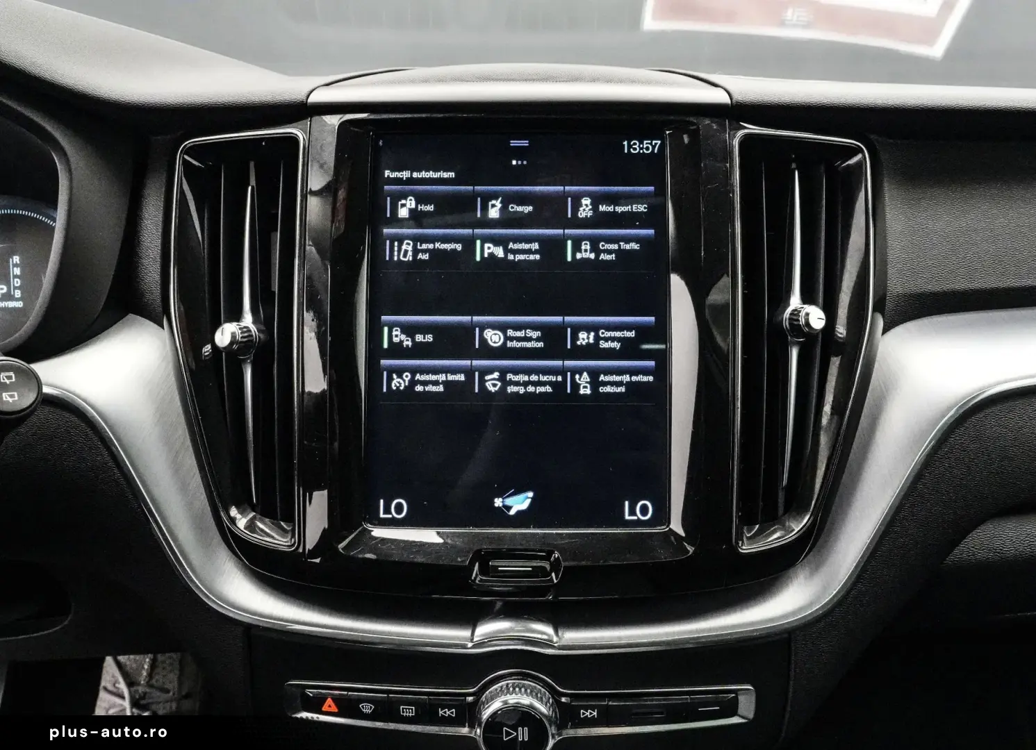 VOLVO XC60 2019 — imagine 24