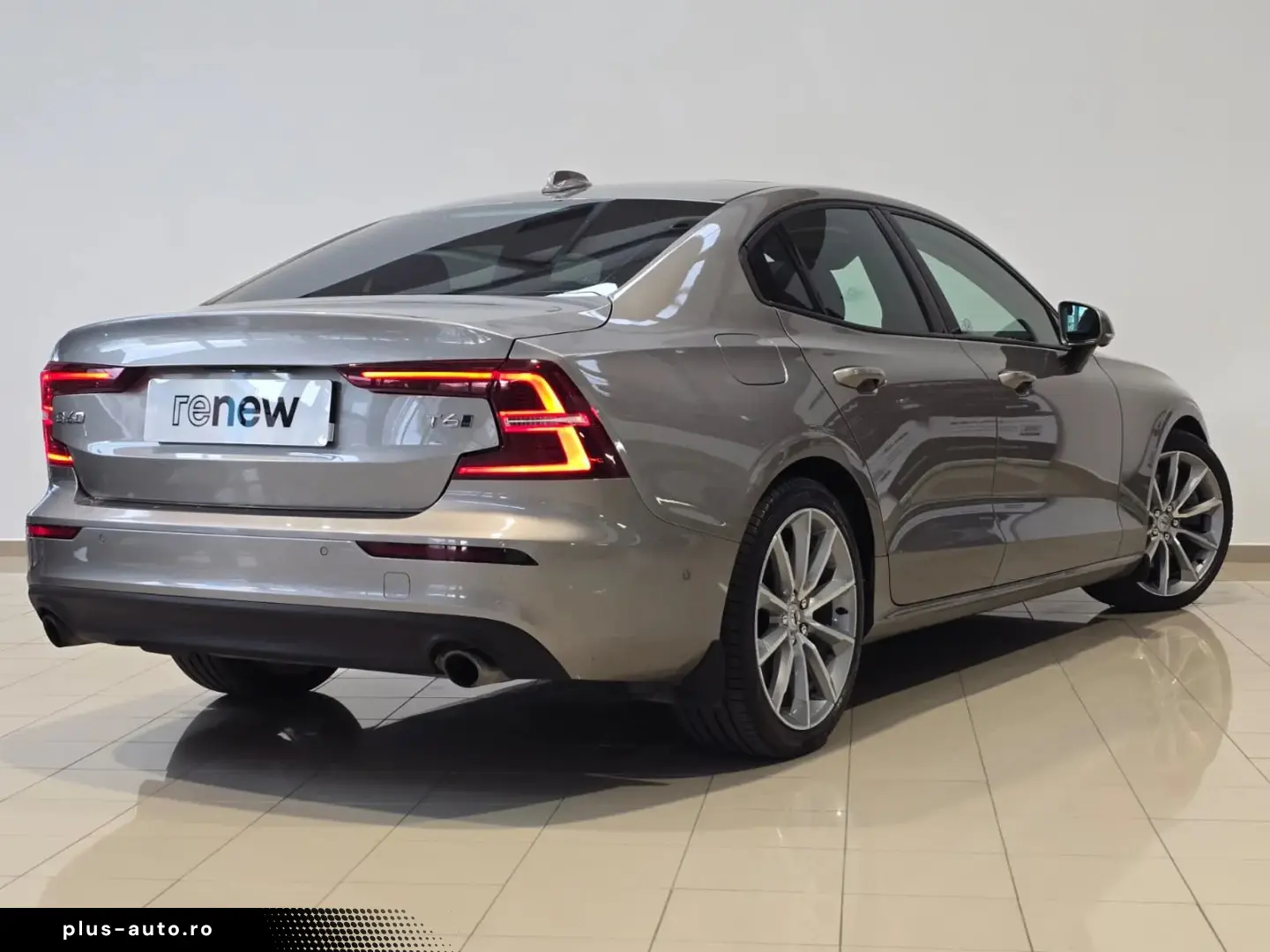 Volvo S60 Momentum 2.0 320 CP