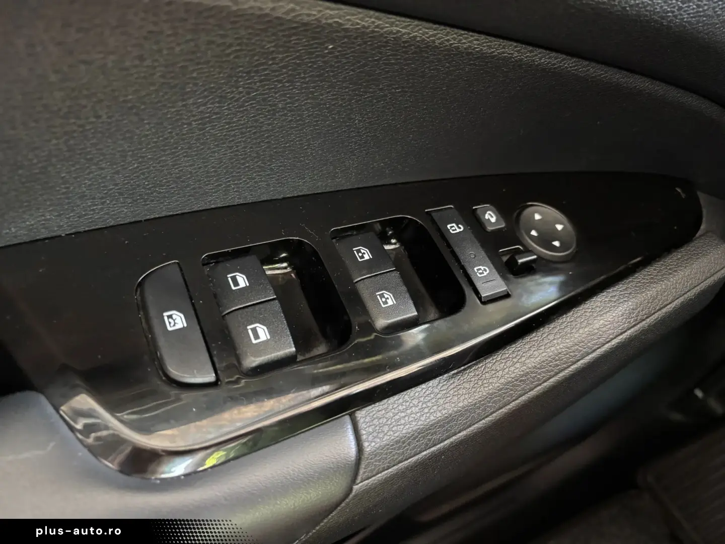 KIA Sportage 2023 — imagine 23