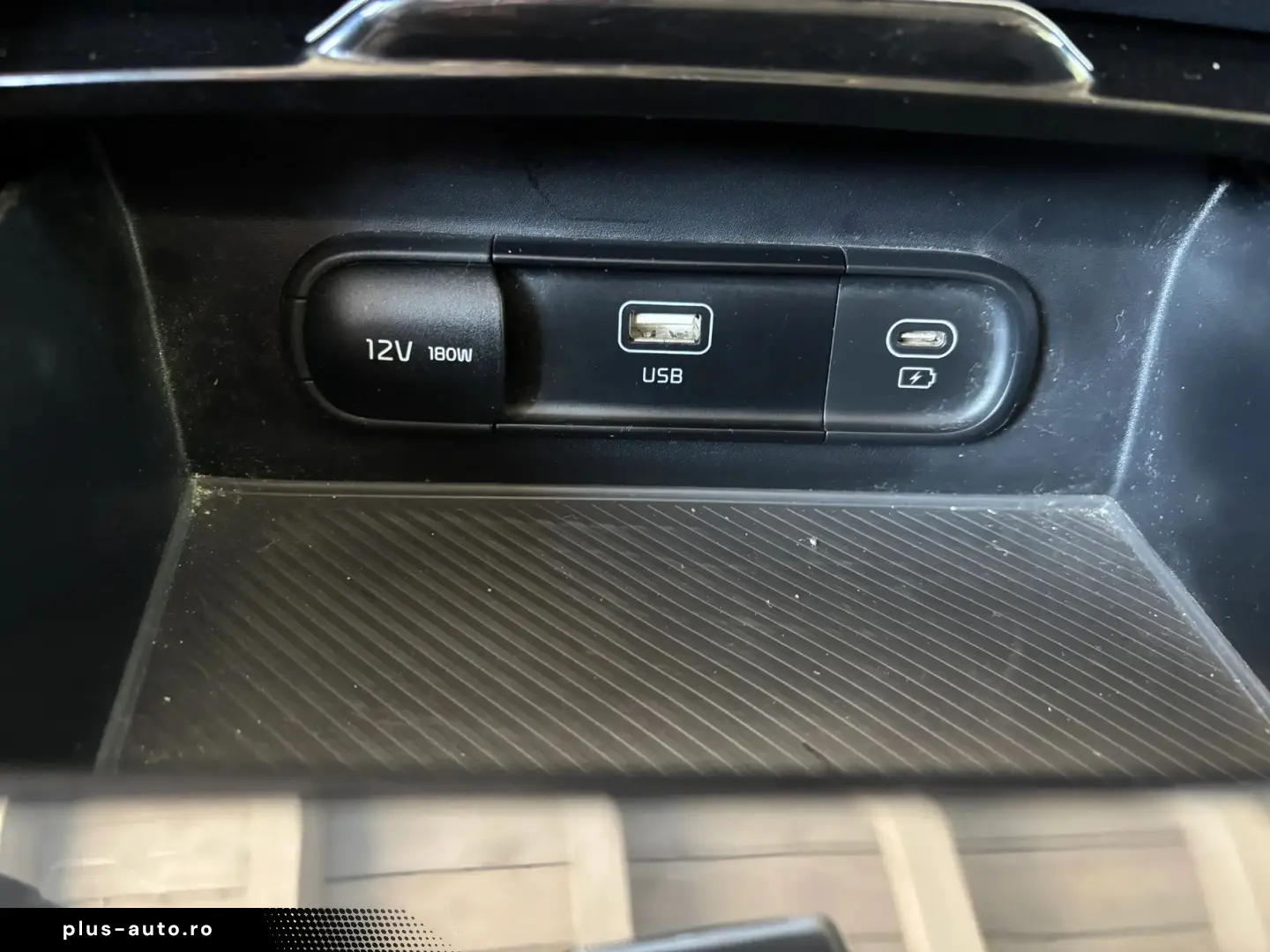 KIA Sportage 2023 — imagine 24