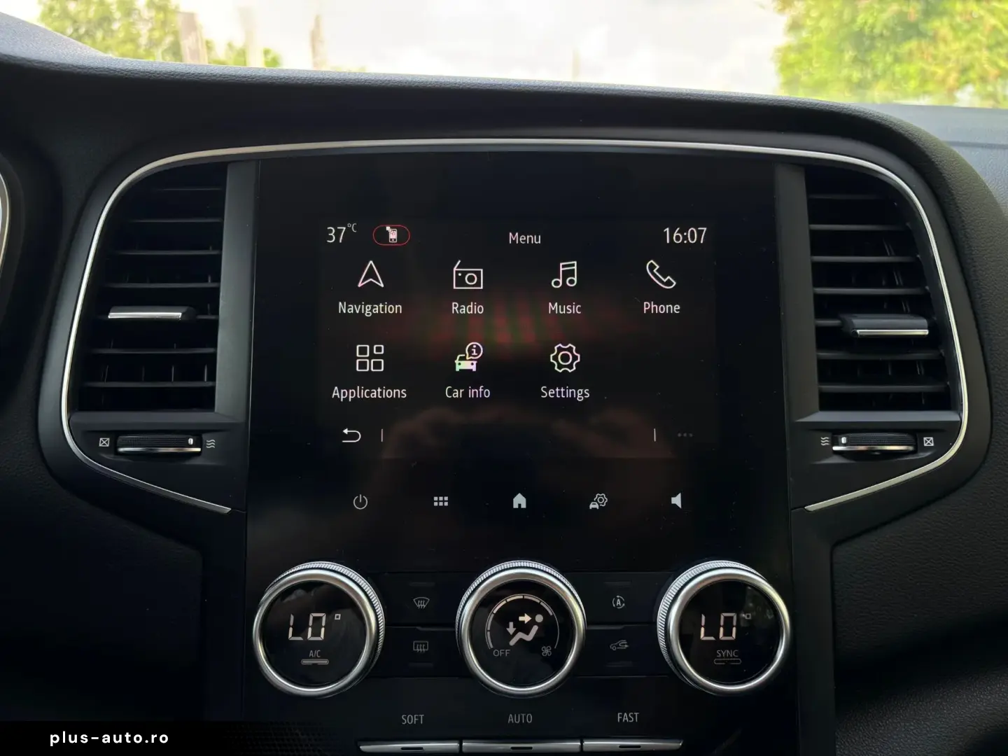 RENAULT Megane 2021 — imagine 24