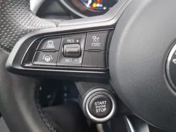 ALFA ROMEO Giulia Veloce Q4 2.0 Turbo 16V Kam. KeyLess SHZ