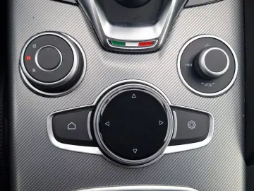 ALFA ROMEO Giulia Veloce Q4 2.0 Turbo 16V Kam. KeyLess SHZ