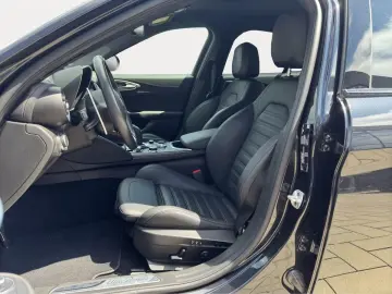 ALFA ROMEO Giulia QV 2.9 V6 Bi-T. 520PS Facelift MATRIX LED