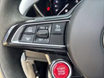 ALFA ROMEO Giulia QV 2.9 V6 Bi-T. 520PS Facelift MATRIX LED