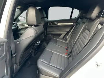ALFA ROMEO Stelvio 2.0 Turbo 16V AT8-Q4 Veloce