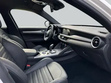 ALFA ROMEO Stelvio 2.0 Turbo 16V AT8-Q4 Veloce