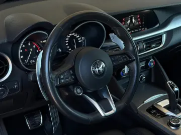 ALFA ROMEO Stelvio Veloce 2.0 Turbo Q4 Memory Leder CAM ACC