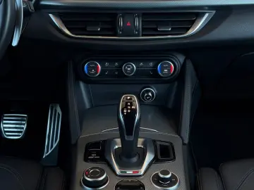 ALFA ROMEO Stelvio Veloce 2.0 Turbo Q4 Memory Leder CAM ACC