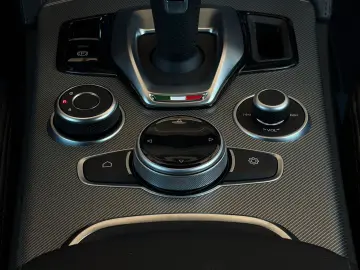 ALFA ROMEO Stelvio Veloce 2.0 Turbo Q4 Memory Leder CAM ACC