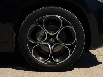 ALFA ROMEO Stelvio Veloce 2.0 Turbo Q4 Memory Leder CAM ACC