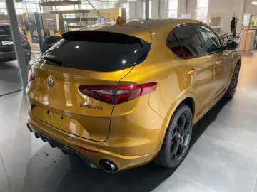 ALFA ROMEO Stelvio Veloce Ti 2.2l Q4 Ocra Lipari Carbon