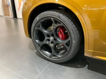 ALFA ROMEO Stelvio Veloce Ti 2.2l Q4 Ocra Lipari Carbon