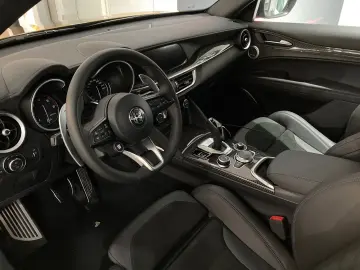ALFA ROMEO Stelvio Veloce Ti 2.2l Q4 Ocra Lipari Carbon
