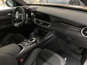 ALFA ROMEO Stelvio Veloce Ti 2.2l Q4 Ocra Lipari Carbon