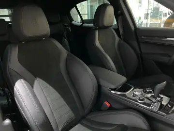 ALFA ROMEO Stelvio Veloce Ti 2.2l Q4 Ocra Lipari Carbon