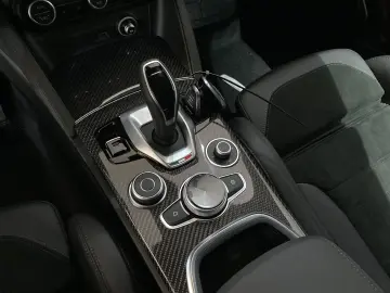 ALFA ROMEO Stelvio Veloce Ti 2.2l Q4 Ocra Lipari Carbon