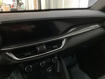 ALFA ROMEO Stelvio Veloce Ti 2.2l Q4 Ocra Lipari Carbon